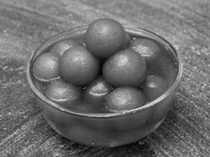 Angoori Gulab Jamun..