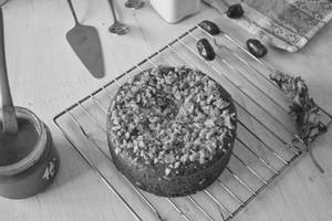 Date 'n' Walnut Tea Cake 6"