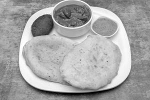 Naan Puri With Chicken Kosha And Fish Cutlet