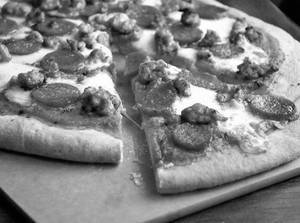 New York Pepperoni, Hot Italian Sausage Pizza [crushed Black Peppers,onion,bellpeppers]