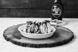 Roasted Almond & Cashew Fudge Sundae