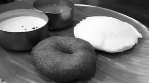 (1) Idly Vada