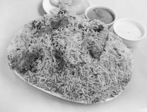 Chicken Family Pack  (served With Raita And Salan For 3-4 People)