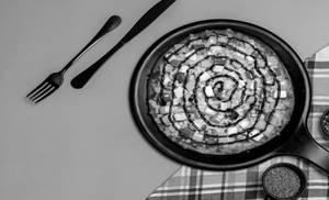 Barbecue Paneer Pizza[10 Inches] [Serves2-3]