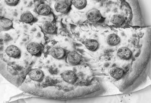 Chichken Suasage Pizza