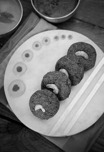 Hariyali Kaju Tikki