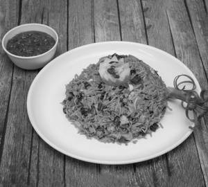 Chicken Schezwan Fried Rice 650Ml
