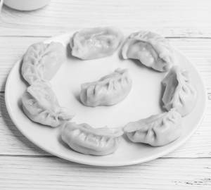 Veg Steam Momos (8 Pcs)