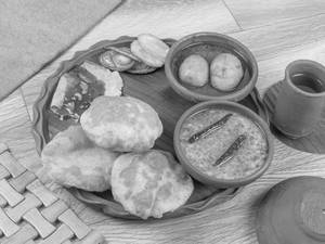 Luchi, Cholar Dal, Egg Combo