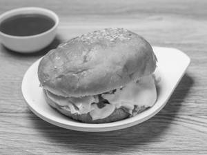 Momos Cheese Burger
