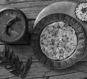Butter Onion Uttapam