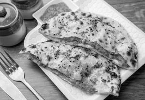 Naan Mein Jhol Che (turnovers)
