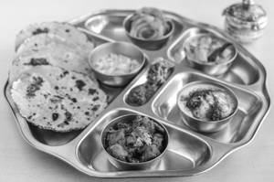 P 4 (Jaisalmer Bajra Roti Thali)
