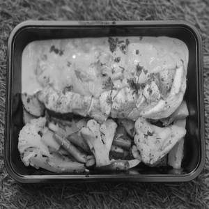 Pesto Chicken (100g) W/ Parsley White Rice
