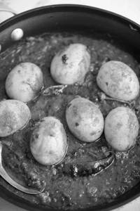 Egg Curry (2pc)