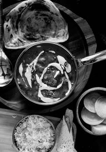 Half Dal Makhani +  Lachcha Parantha [2 Pieces]