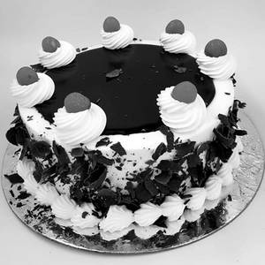Rich Black Forest Cake (Eggless)