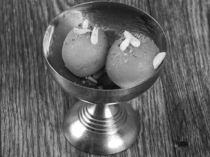 Hot Gulab Jamun