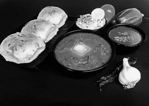 Lai Bhari Kolhapuri Khada Pav Bhaji
