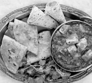 5 Butter Roti+Matar Paneer+Salad