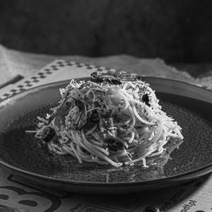 Spaghetti Aglio Olio With Bacon Pasta (Nv)