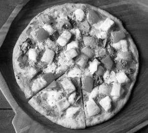8" Paneer Treat Pizza