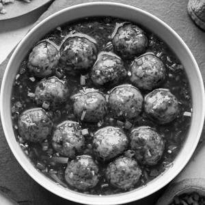 Veg Manchurian Grevy (8Pcs)