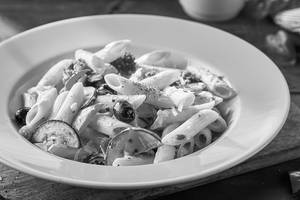 Penne Alfredo Pasta Veg