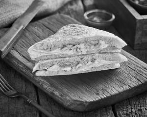 Wheat Bread Chicken Cheese Omelette [Protein : 31g]
