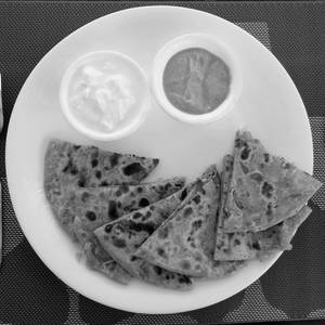 Aloo Paratha With Dahi (1 Pc)