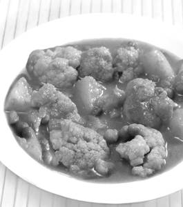 Aloo Phoolkopir Dalna