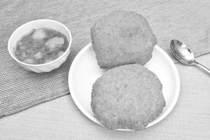 Bedmi Poori (2 Pcs) (served with subzi and pickle)
