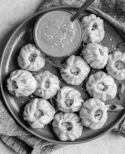Veg Momos [6pcs]
