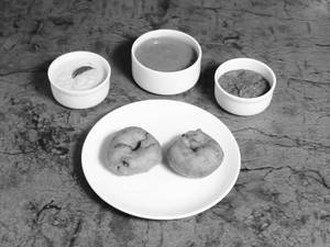 Medhu Vada (1 Pc)