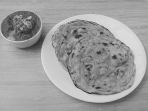Butter Chicken ( 250Ml) +2 roti + 1pc Gulab Jamun