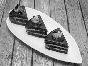 Pastry Choco Kit Kat Cake 