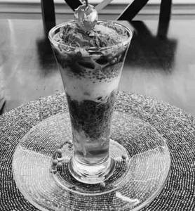 Blackcurrant falooda