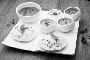 Soft Plain Steamed Idli (2 Pcs)