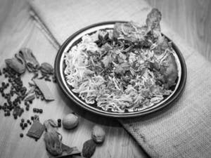 Lucknowi Chicken Dum Biryani (3 Kg)