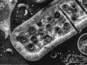 Vegan Garlic Bread with Olives