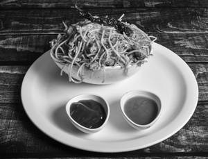 Chicken Schezwan Noodles (Full)