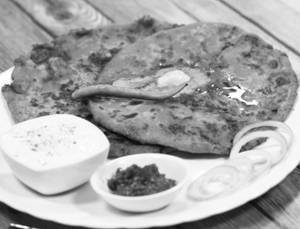 Aloo Paratha (2 Parathas)