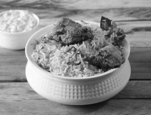 Chicken Tikka Biryani  (4 Pcs Chicken Boneless Tikka +1 Egg+ Raita)
