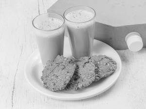 Tea And Parippu Vada