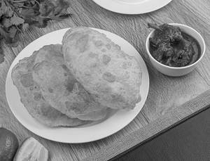Luchi (3pcs) With Mutton Kosha(2 Pcs)