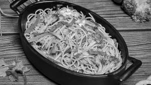 Vietnamese Farmers Lemongrass Noodles (chicken & Egg)