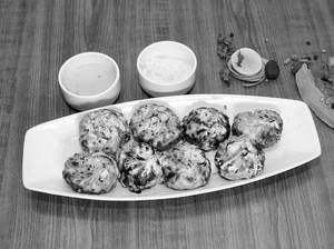 Veg Makhani  Momos (6 Pcs)