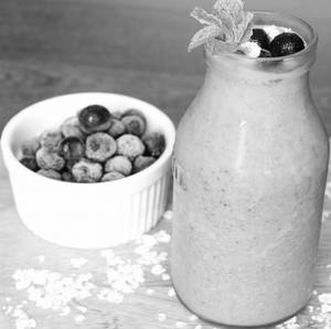 Keto Strawberry Smoothie (almond Milk) (contains Lactose)