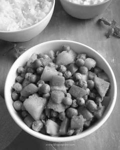 Aloo Gajar Matar