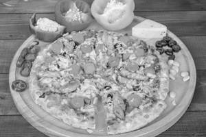 Chicken Seekh Pizza